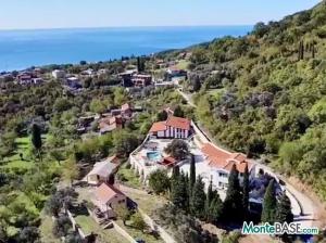 Vila u Baru - porodično imanje NA01165_22.jpg