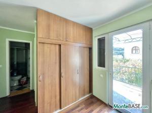 Two-storey townhouse with a country house in Petrovac NA01423_10.JPG