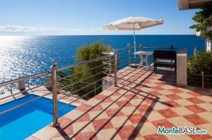 Villa with a swimming pool in Dobra Voda on the first line NA01484_9.jpg