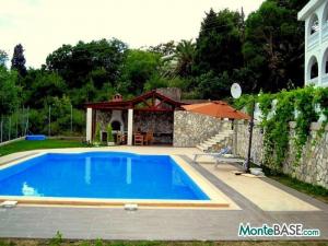 Sale of a legalized house with a swimming pool in Sutomore PR01245_1.jpg