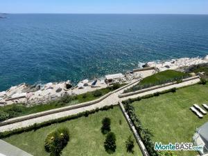 Пентхаус на первой линии со своим выходом к морю PR01263_16.JPG