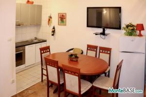 Duplex apartment in Risan PR01304_2.jpg