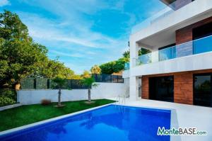 Luxury villa in Rezevici near the sea PR01317_11.jpeg
