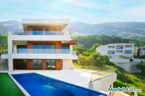 Luxury villa in Rezevici near the sea PR01317_2.jpeg