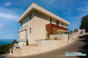 Luxury villa in Rezevici near the sea PR01317_7.jpeg