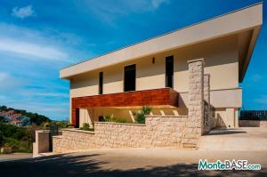 Luxury villa in Rezevici near the sea PR01317_8.jpeg