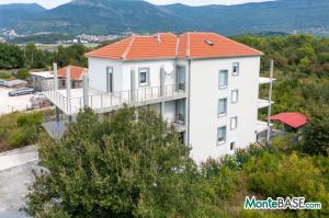 Sale of a villa in Tivat with 9 apartments for a hotel PR01398_21.jpg