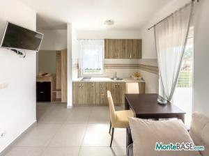 Sale of a villa in Tivat with 9 apartments for a hotel PR01398_9.jpg