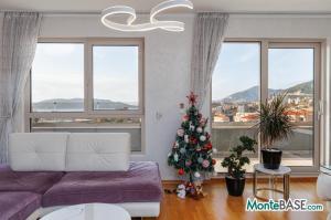Penthouse with sea view in Becici PR01527_28.jpg