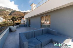 Penthouse with sea view in Becici PR01527_41.jpg