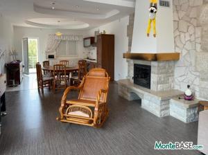 A house by the sea in Montenegro with a plot and garage PR01544_5.jpg