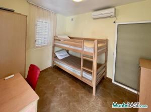 Kuća pored mora u Dobroj Vodi, 80 metara od plaže PR01565_10.jpg