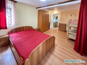 Kuća pored mora u Dobroj Vodi, 80 metara od plaže PR01565_6.jpg