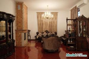 Legalizovana vila u blizini Lustica Bay PR01569_17.JPG